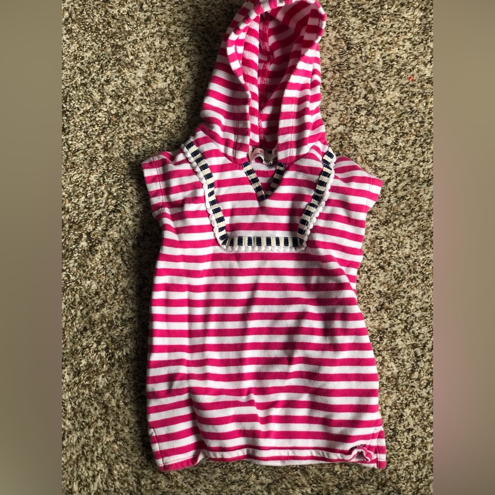 2T Vineyard Vine hooded coverup